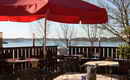 Biergarten mit Seeblick